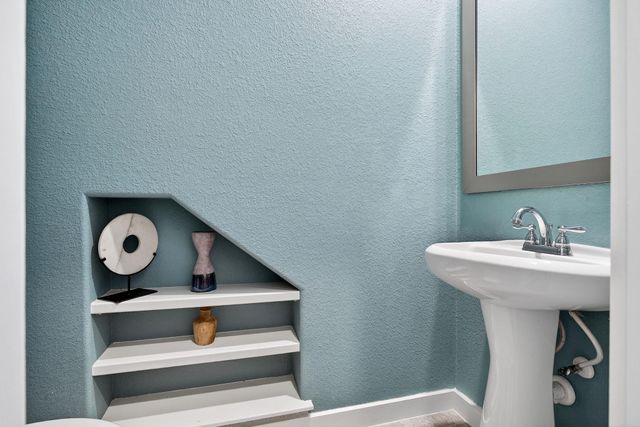 157 Firethorn DR, Buda, TX 78610