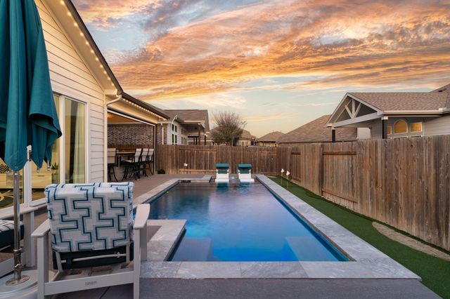 157 Firethorn DR, Buda, TX 78610