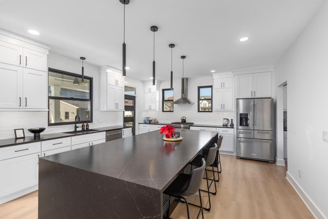 215 Gehl Avenue SW, Walker, MI 49534