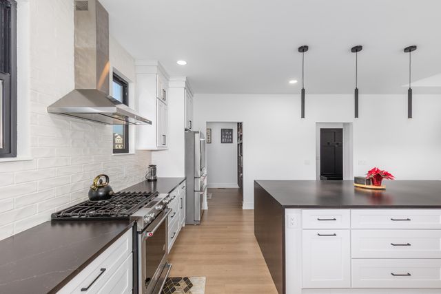 215 Gehl Avenue SW, Walker, MI 49534