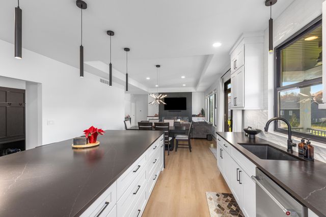 215 Gehl Avenue SW, Walker, MI 49534