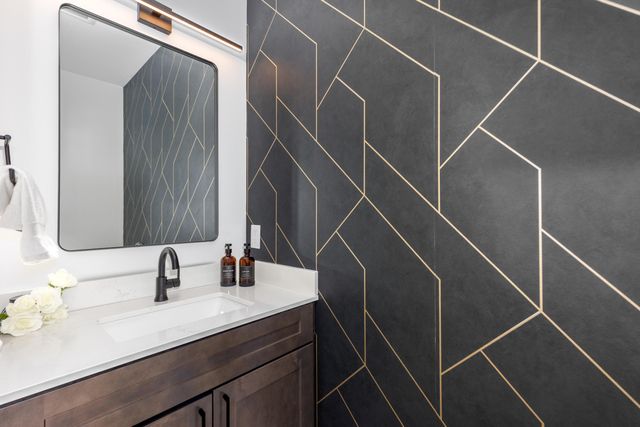 215 Gehl Avenue SW, Walker, MI 49534