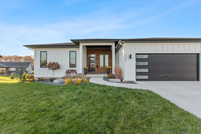 215 Gehl Avenue SW, Walker, MI 49534