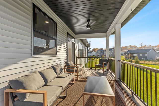 215 Gehl Avenue SW, Walker, MI 49534