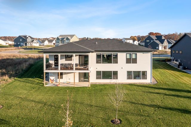 215 Gehl Avenue SW, Walker, MI 49534