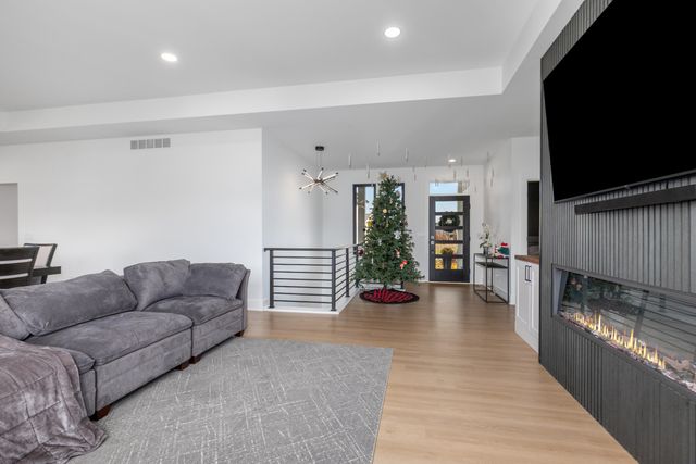 215 Gehl Avenue SW, Walker, MI 49534