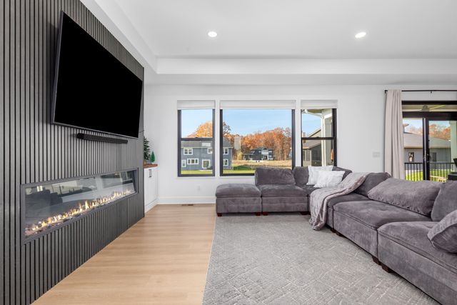 215 Gehl Avenue SW, Walker, MI 49534