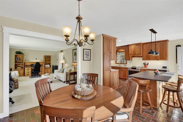 19825 Deer Run Lane, Strongsville, OH 44149