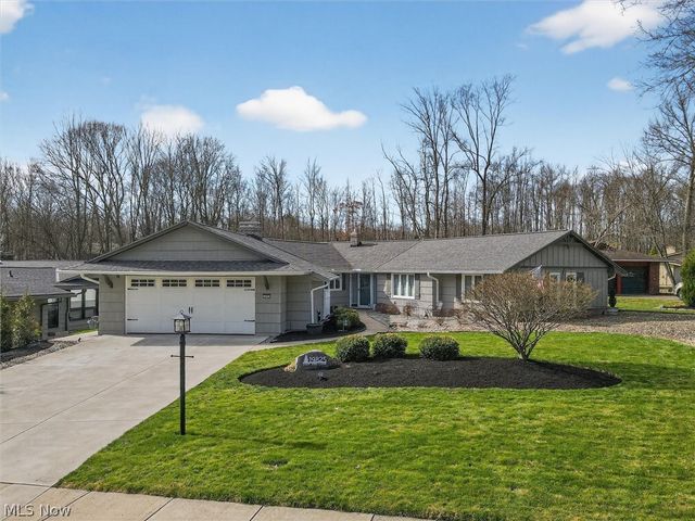 19825 Deer Run Lane, Strongsville, OH 44149