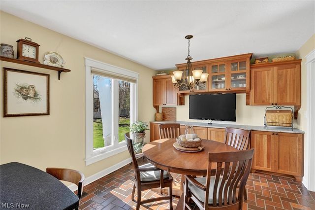 19825 Deer Run Lane, Strongsville, OH 44149