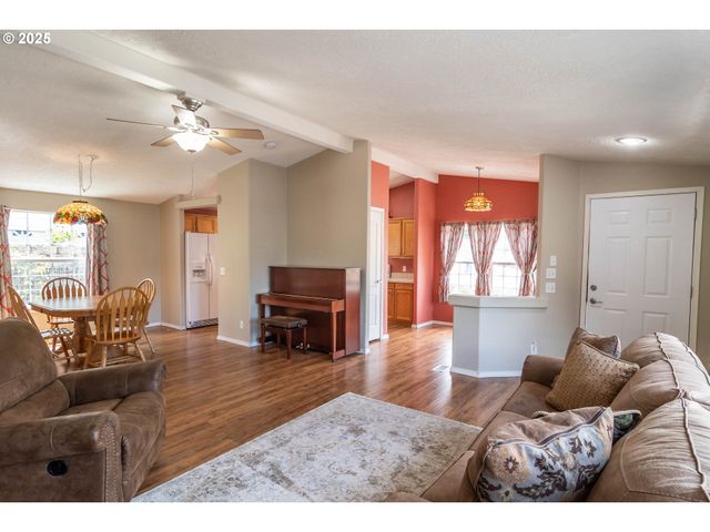 150 KIMBERLY Way, Canyonville, OR 97417