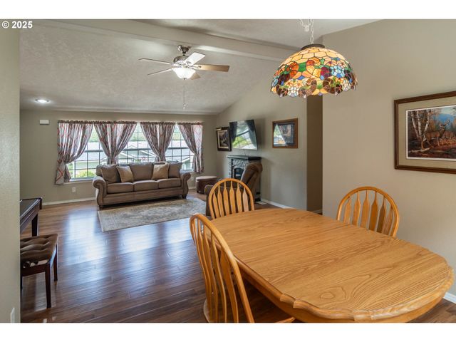 150 KIMBERLY Way, Canyonville, OR 97417