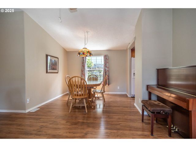 150 KIMBERLY Way, Canyonville, OR 97417