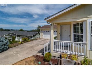 150 KIMBERLY Way, Canyonville, OR 97417