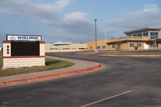 812 Battenburg TRL, Pflugerville, TX 78660