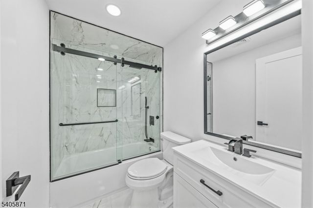 837 Park Ave, Elizabeth City, NJ 07208