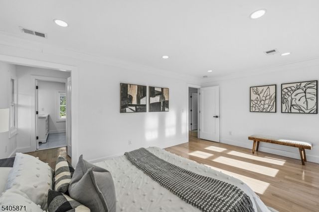 837 Park Ave, Elizabeth City, NJ 07208