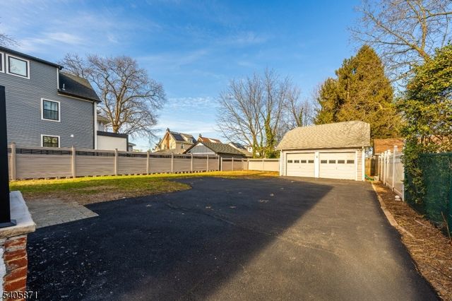 837 Park Ave, Elizabeth City, NJ 07208