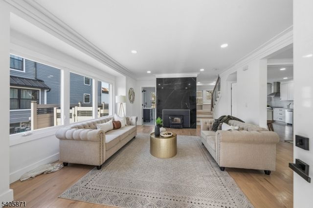 837 Park Ave, Elizabeth City, NJ 07208