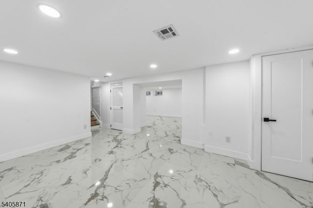 837 Park Ave, Elizabeth City, NJ 07208