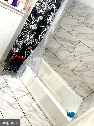 4830-40 N FRONT ST, Philadelphia, PA 19120