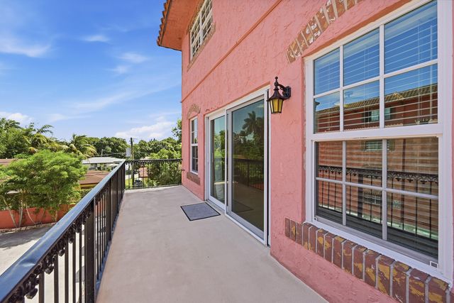 670 Tennis Club Drive 303, Fort Lauderdale, FL 33311