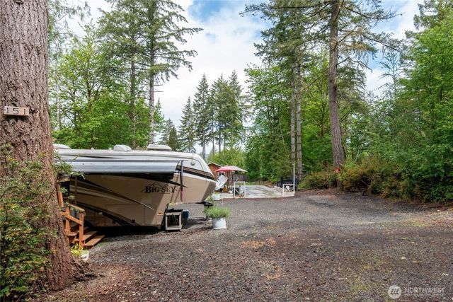 151 E Hillside Drive, Belfair, WA 98528