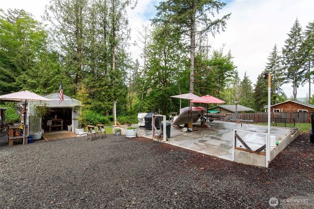 151 E Hillside Drive, Belfair, WA 98528