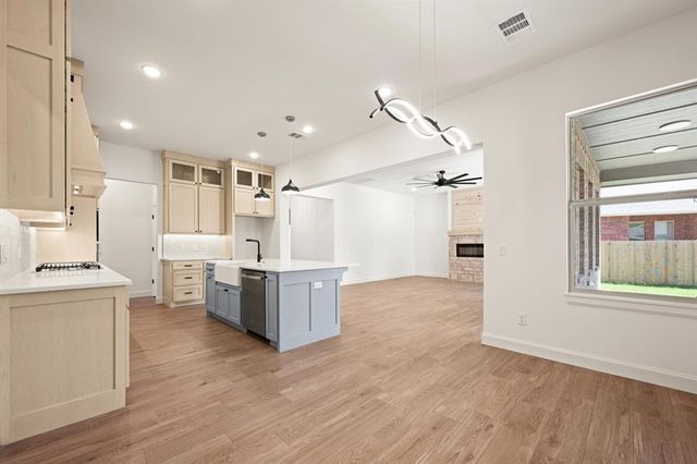 2812 Astor Drive, Norman, OK 73072