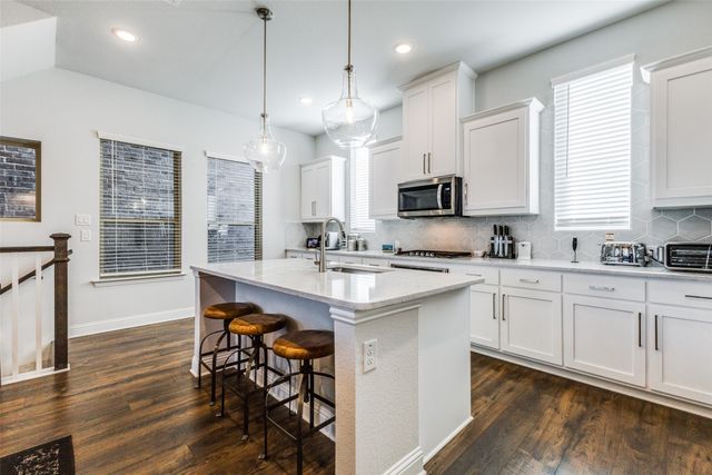 2205 Fort Bliss Street, Mesquite, TX 75149