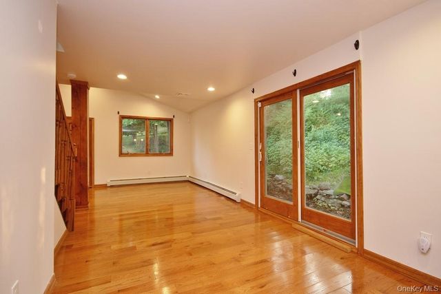 24 Lake Avenue, Monroe, NY 10950