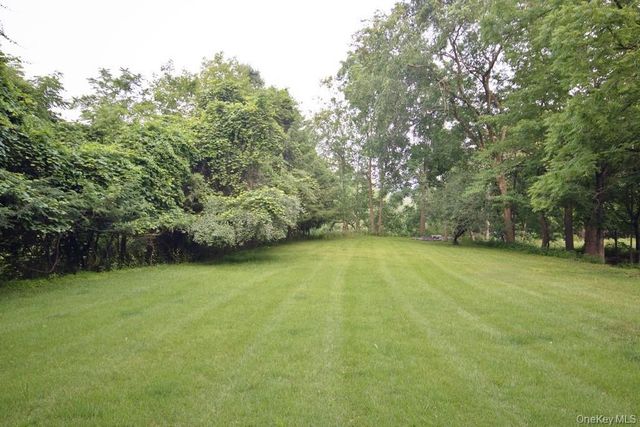 24 Lake Avenue, Monroe, NY 10950