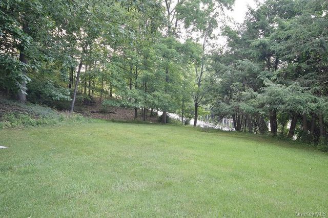 24 Lake Avenue, Monroe, NY 10950