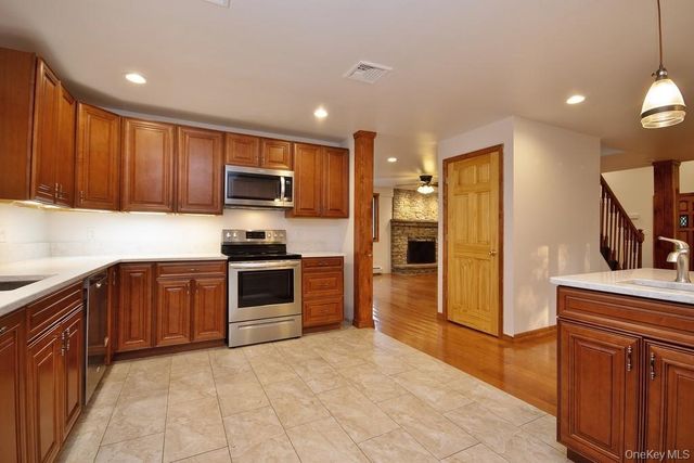 24 Lake Avenue, Monroe, NY 10950