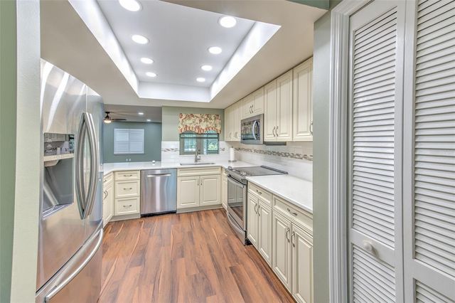 1812 NEW BEDFORD DRIVE, Sun City Center, FL 33573