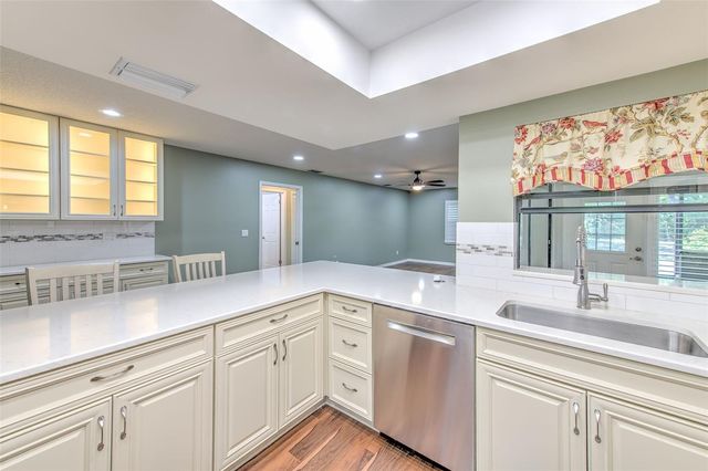 1812 NEW BEDFORD DRIVE, Sun City Center, FL 33573