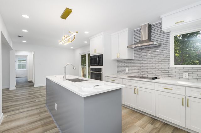 11046 Delford Circle, Dallas, TX 75228