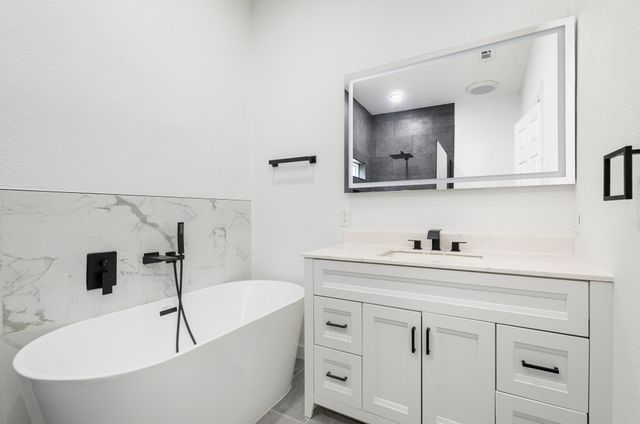 11046 Delford Circle, Dallas, TX 75228