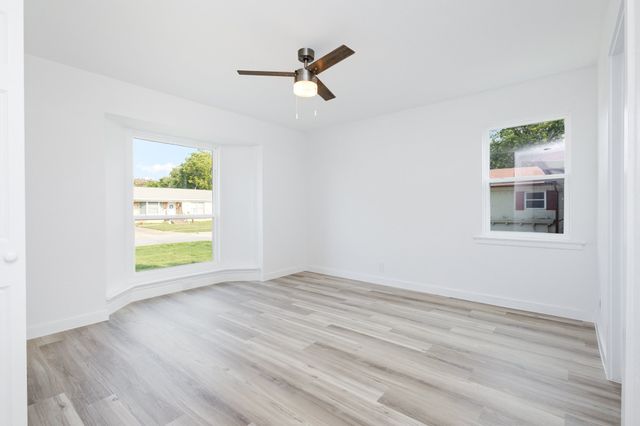 11046 Delford Circle, Dallas, TX 75228