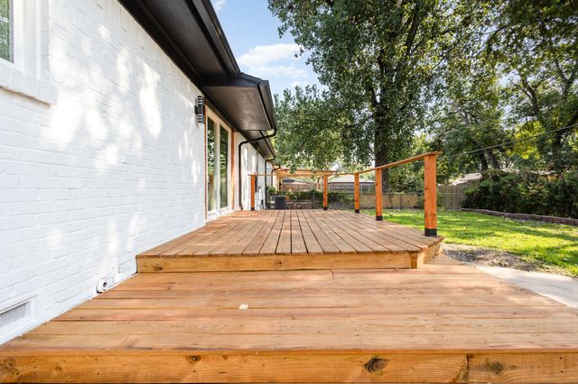 11046 Delford Circle, Dallas, TX 75228