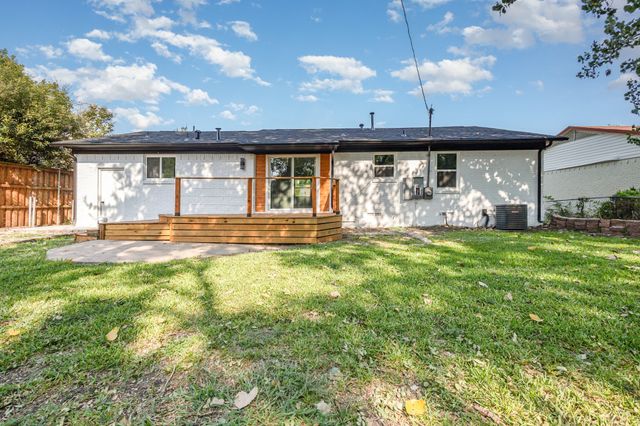 11046 Delford Circle, Dallas, TX 75228