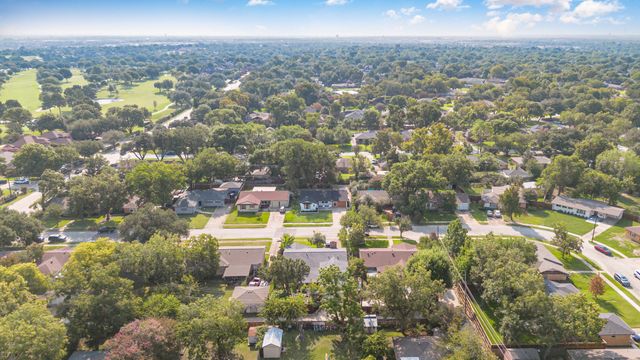 11046 Delford Circle, Dallas, TX 75228