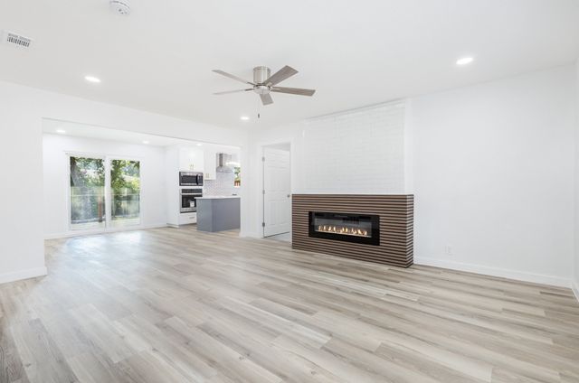 11046 Delford Circle, Dallas, TX 75228