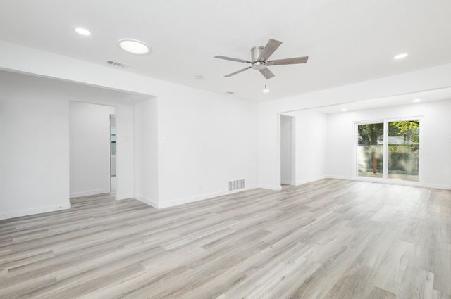 11046 Delford Circle, Dallas, TX 75228