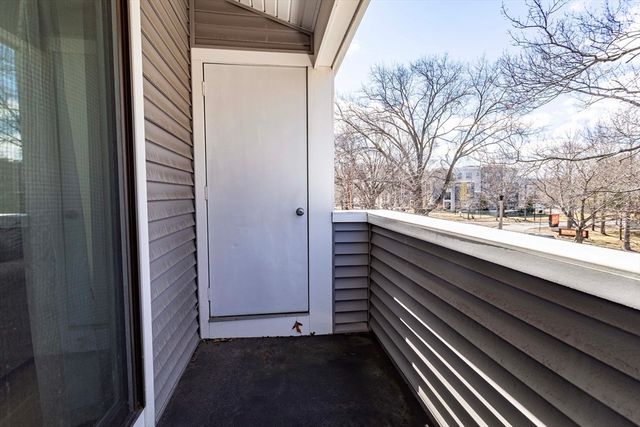 1210 Vfw Parkway 11, Boston, MA 02132