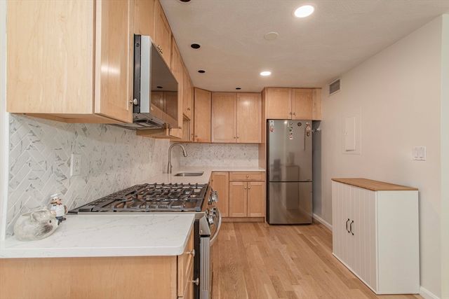 1210 Vfw Parkway 11, Boston, MA 02132