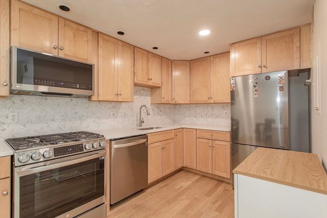 1210 Vfw Parkway 11, Boston, MA 02132