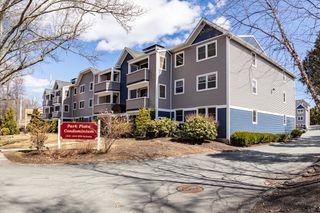 1210 Vfw Parkway 11, Boston, MA 02132