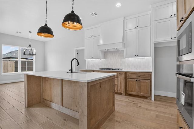 10404 SW 49th Street, Mustang, OK 73064