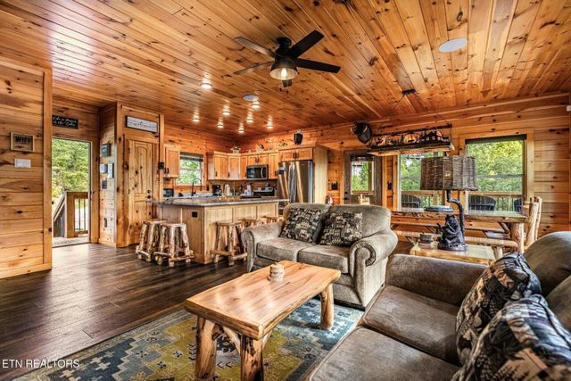 1876 Billard Way, Sevierville, TN 37876